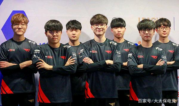 她能在这样 她能在这样