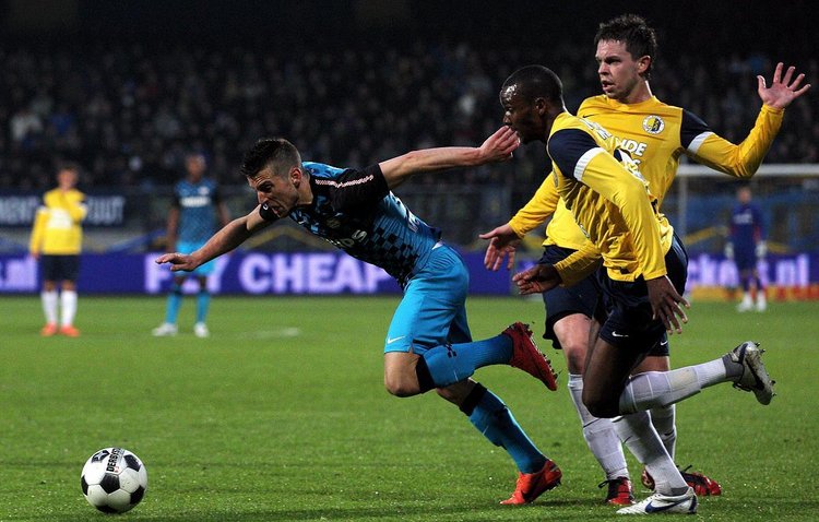 萨的表现打 萨的表现打